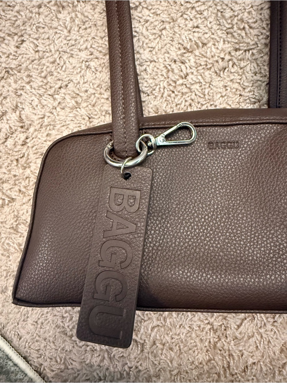 Baggu Small Brown Leather Shoulder Bag - Picture 4 of 9